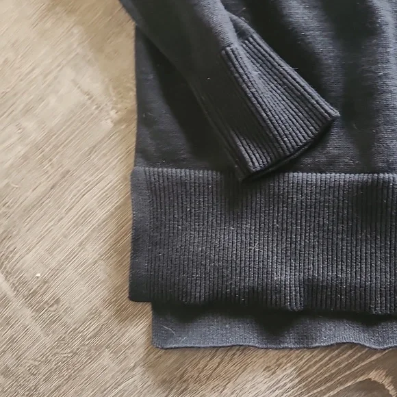 Sweater - Picture 5 of 6